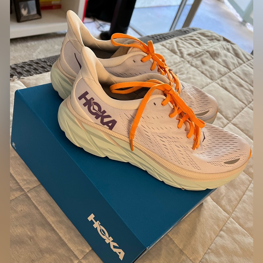 Hoka Clifton 8